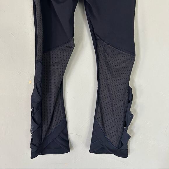 Lululemon Var-City Crop Size 4 - Picture 4 of 9